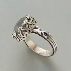Gray Gardens Ring