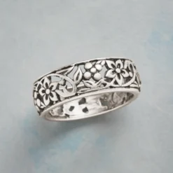 Renaissance Garden Band Ring
